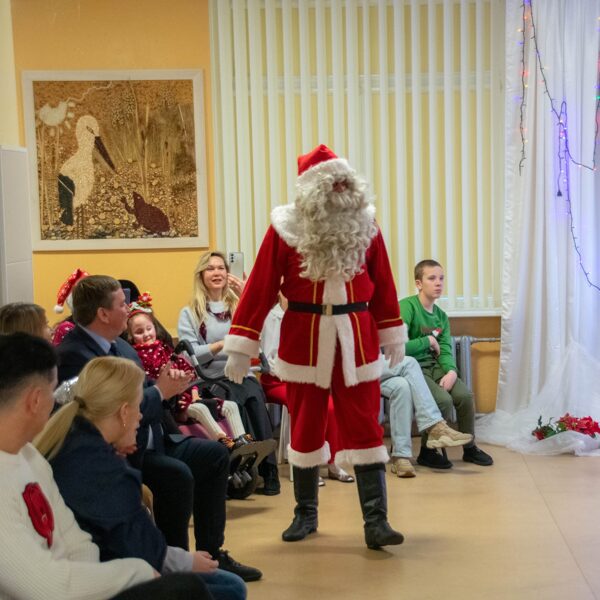 KALĖDINĖ PASAKA JIEVARO PAGRINDINĖJE MOKYKLOJE