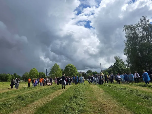 NUO ŽOLYNŲ IKI KLOJIMO